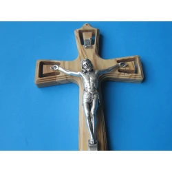 Krzyż z drzewa oliwnego 21,5 cm